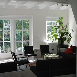 Gina'S Garden House